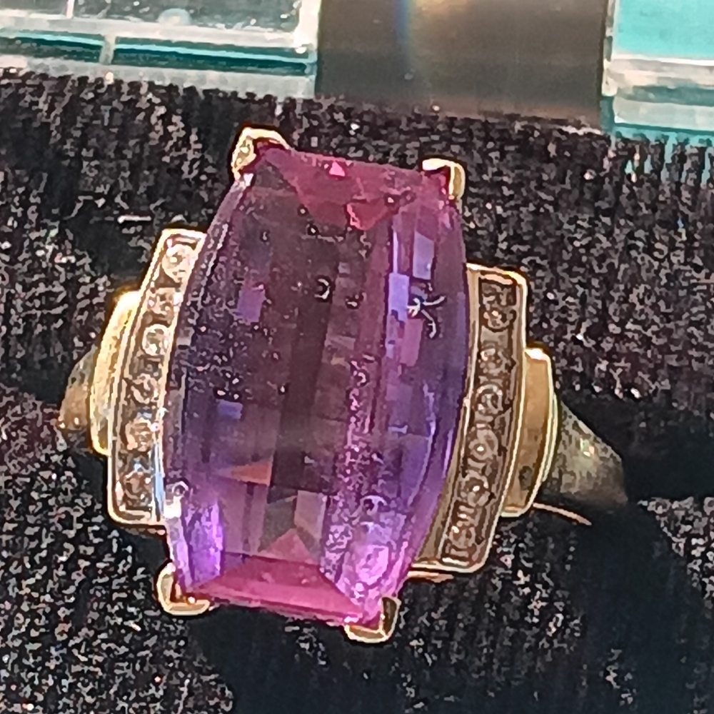 10k , Color Change Sapphire Diamond Ring